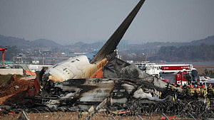 Jet crash tied to selfies, S Korea Air Force apologises