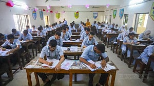 এইচএসসি: কেন্দ্রের আশেপাশে চলাচল নিষিদ্ধ