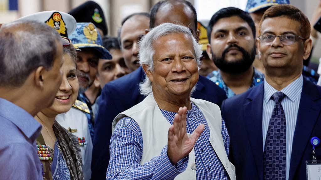 FILE PHOTO: Nobel laureate Muhammad Yunus, who was recommended by Bangladeshi student leaders as the head of the interim government in Bangladesh, arrives at the Hazrat Shahjalal International Airport, in Dhaka, Bangladesh, Aug 8, 2024. REUTERS/Mohammad Ponir Hossain/File Photo