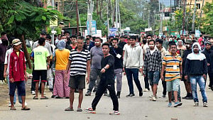 ভারতের মণিপুরে নিরাপত্তা বাহিনীর সঙ্গে গোলাগুলিতে নিহত ১০