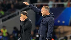 Flick urges Barca players to keep focus
