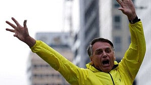 Bolsonaro remains in ICU
