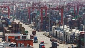 China growth beats expectations, but tariffs dim outlook