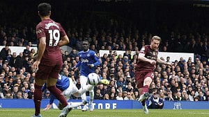 De Bruyne surprised by Man City decision