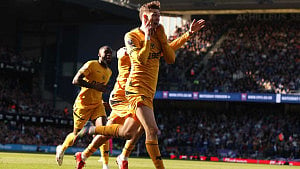 Wolves clinch comeback win at Ipswich