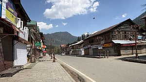 Kashmir killings shatter Modi's tourism success