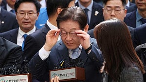 S Korea opposition leader Lee Jae-myung declares presidential run