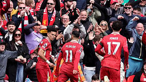 Liverpool on brink of title