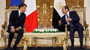 France signs deals to help Egypt's economy