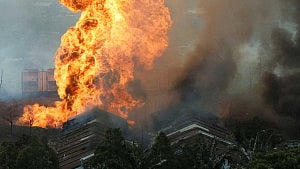 Huge fire at Malaysia's Petronas gas pipeline injures 63