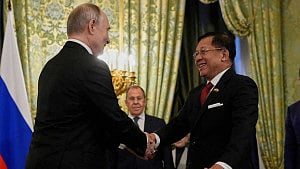 Myanmar quake brings diplomatic payoff for junta chief