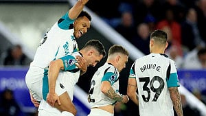 Newcastle draw closer to UCL berth as Man Utd visit