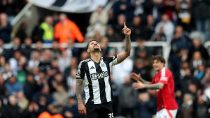 Newcastle dedicate United win to Howe