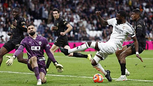 Vinicius misses penalty as Real shocked by Valencia