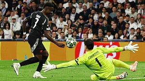 Arsenal cruise past Real to reach semis