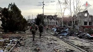 Russia pushes Ukrainian troops from Kursk region: army