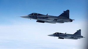 EU discusses joint fund to buy defence gear