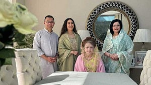 Khaleda enjoys park stroll with son in London