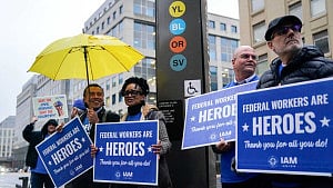 US appeals court clears way for Trump to fire federal workers