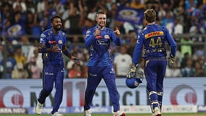 Jacks repays Mumbai's faith with all-round show