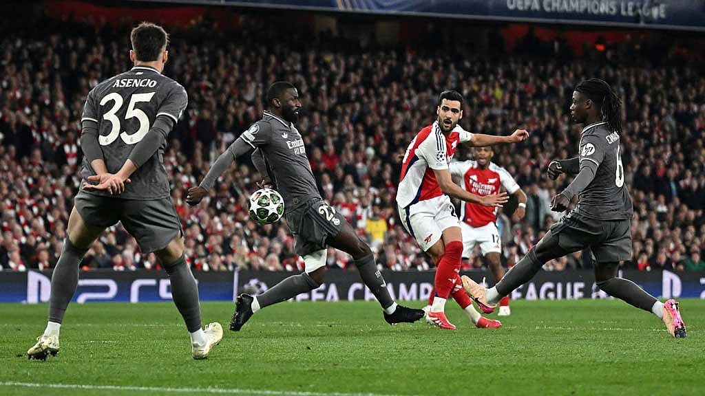 Champions League - Quarter Final - First Leg - Arsenal v Real Madrid - Emirates Stadium, London, Britain - Apr 8, 2025 Arsenal's Mikel Merino scores their third goal REUTERS/Dylan Martinez