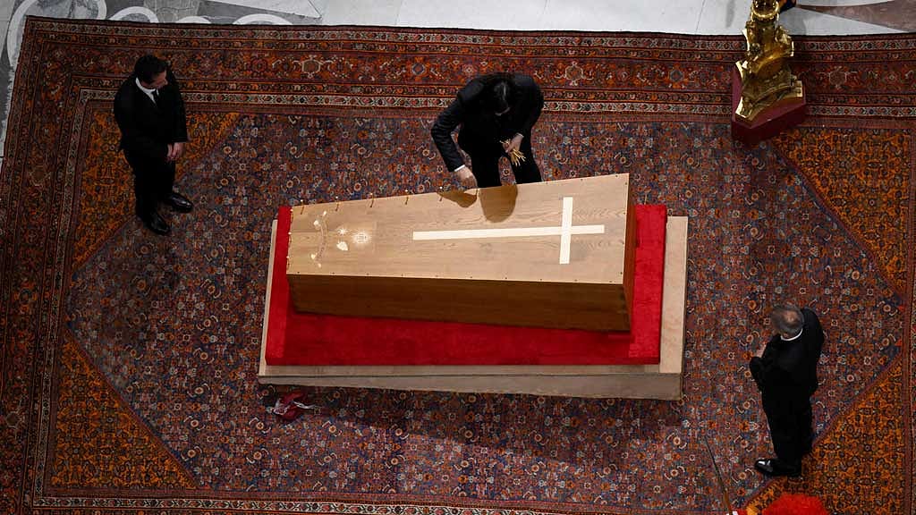 Casket of Pope Francis is being sealed, ahead of his funeral, at St. Peter's Basilica, at the Vatican, Apr 25, 2025. Vatican Media/Simone Risoluti/REUTERS