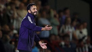 Amorim insists on staying at Man United despite doubts