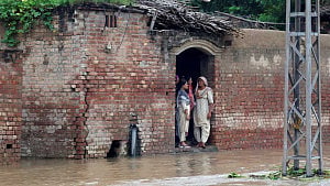 India warns Pakistan of potential flooding