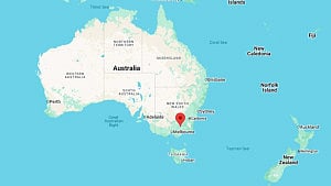 Manhunt in Australia as suspect shoots 2 officers dead