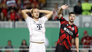 Bayern out to forget Cup blip