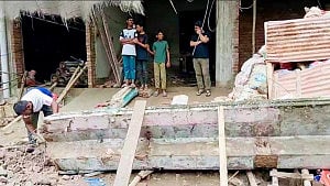 Man dies in Dhaka wall collapse