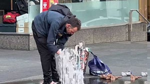 Video of man washing clothes in Toronto public fountain sparks debate