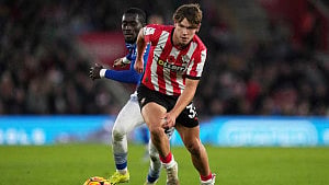 Everton sign Dibling