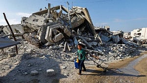 Gaza suffers severe thirst amid polluted aquifers, broken pipelines