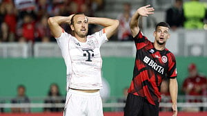 Kane scores late winner despite missing penalty