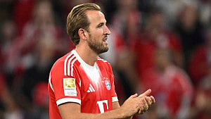 Kane scores hat-trick in Bayern's demolition of Leipzig