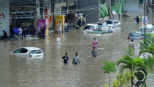 Karachi hit by torrential rain, floods