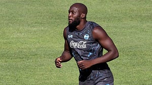 Napoli start title defence without Lukaku