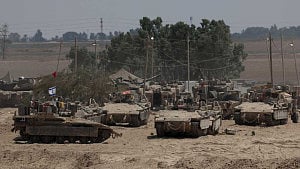 Israel faces calls to scrap new Gaza offensive plans