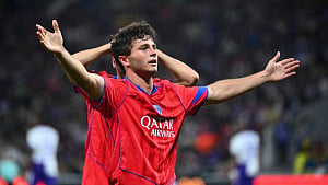 Neves heroics helps PSG outclass Toulouse