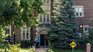 Minneapolis Catholic school shooting leaves 2 dead, 17 injured