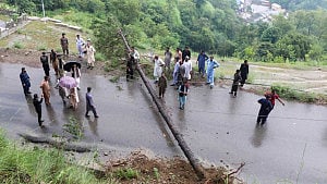 Nearly 200 killed in heavy rain, floods in Pakistan