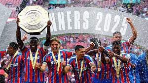 Palace beat Liverpool on penalties to lift Community Shield