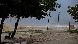 Typhoon Kajiki kills 3 in Vietnam