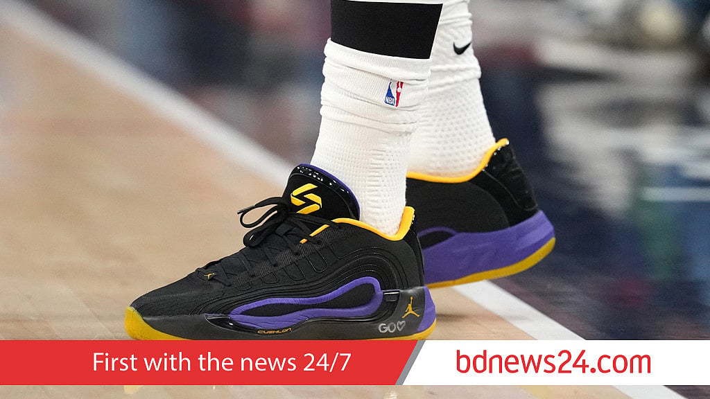 Tim Cook doubles his stake in Nike, shares rise