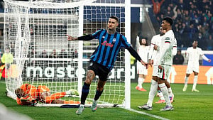 Atalanta turn the tide to beat Chelsea
