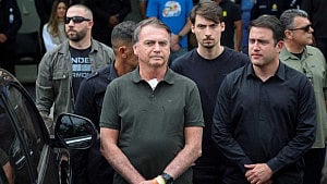 Bolsonaro to undergo hernia surgery Thursday