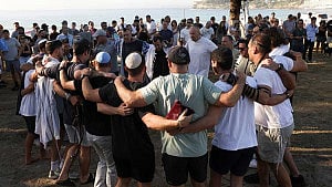 Australia plans gun buyback after Bondi massacre