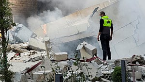 Israeli air strike kills 3 in southern Lebanon