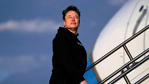Musk becomes first person worth $700bn